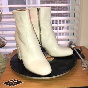 Steve Madden White Leather Booties